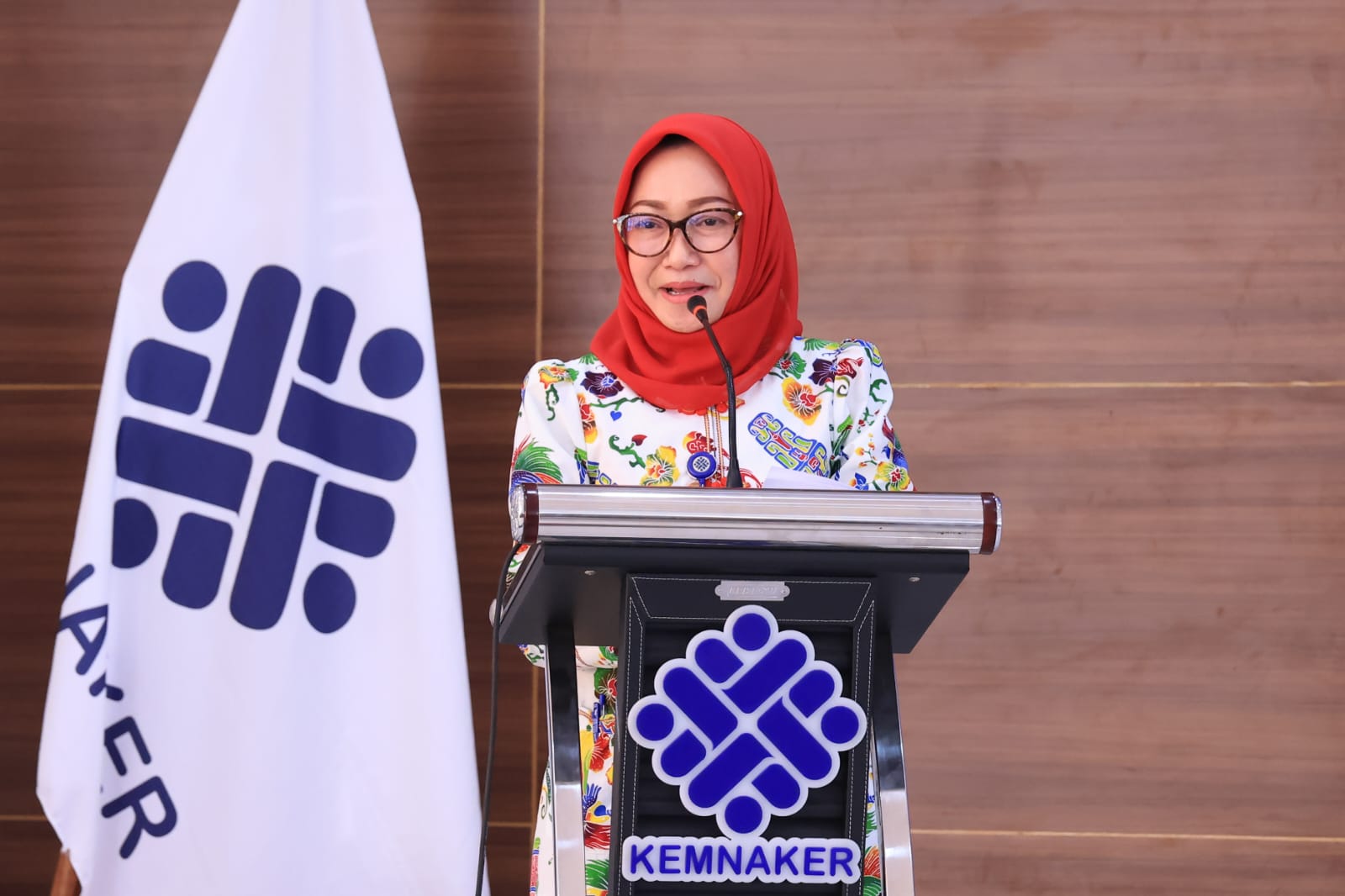 Pelaksana Tugas (Plt.) Direktur Jenderal Pembinaan Penempatan Tenaga Kerja dan Perluasan Kesempatan Kerja (Binapenta dan PKK) Kemnaker, Estiarty Haryani,