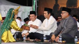 Gubernur Ansar menghadiri acara Tanjungpinang Bermunajad yang diselenggarakan Pemko Tanjungpinang, Kamis (25/06) malam, dengan menghadirkan Ustadz Abdul Somad 