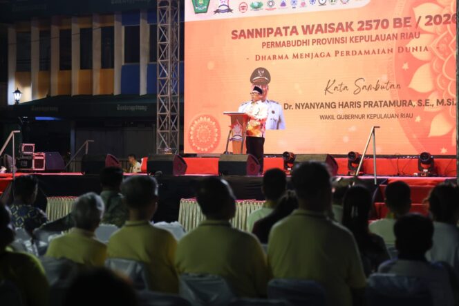 
					Wagub Nyanyang Hadiri Sannipata Waisak 2570 BE.
