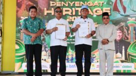 Di sela pelaksanaan Penyengat Heritage 2026 di Balai Adat Pulau Penyengat, Sabtu (20/6), Gubernur Kepulauan Riau Ansar Ahmad dan Wakil Gubernur Nyanyang Haris Pratamura menerima langsung dokumen dukungan pembangunan Museum dan Monumen Bahasa Nasional Indonesia dari tokoh agama, tokoh masyarakat, serta masyarakat Pulau Penyengat.