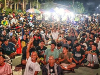 Ribuan masyarakat Tanjungpinang memadati kawasan Median Jalan Bandara Raja Haji Fisabilillah untuk mengikuti kegiatan Nonton Bareng (Nobar) Bola Gembira Piala Dunia 2026 partai final antara Spanyol melawan Argentina yang digelar bersama Gubernur Kepulauan Riau H Ansar Ahmad, Senin (20/7/2026).