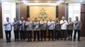 Polda Kepulauan Riau (Kepri) dan Komisi Penyiaran Indonesia Daerah (KPID) Kepri memperkuat sinergi dalam menciptakan iklim penyiaran yang sehat sekaligus mendukung terwujudnya situasi keamanan dan ketertiban masyarakat (kamtibmas) yang kondusif di wilayah Kepulauan Riau.