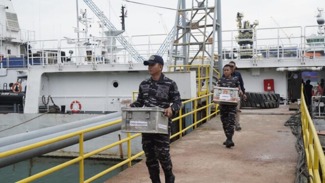 
					KRI Beladau-643 dari jajaran Komando Armada (Koarmada) I berhasil menyelesaikan misi pengamanan dan dukungan pelayaran dalam Ekspedisi Rupiah Berdaulat yang diselenggarakan Bank Indonesia di wilayah Kepulauan Riau.
