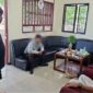 Anggota Polres Bintan saat melakukan menyelesaikan kasus pencurian Handpone millik Wisatawan Asing di Lagoy.