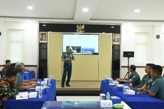 
					Kas Koarmada I Berikan Pembekalan kepada Instruktur Mobile Training Team Awak KRI