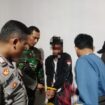 Seorang pria berinisial M.D. (21) diamankan pihak kepolisian usai diduga melakukan pencurian kabel di Gedung Koperasi Desa Rabu (1/7/2026) sekitar pukul 18.50 WIB lalu.