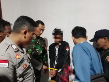 Seorang pria berinisial M.D. (21) diamankan pihak kepolisian usai diduga melakukan pencurian kabel di Gedung Koperasi Desa Rabu (1/7/2026) sekitar pukul 18.50 WIB lalu.