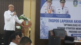Kepala DPMPTS Kepri, Hasfarizal Handra saat menyampaikan sambutan 