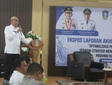 Kepala DPMPTS Kepri, Hasfarizal Handra saat menyampaikan sambutan 