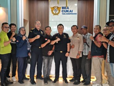 Kepala BC Tanjungpinang bersama Pengurus PWI Pokja Kota Tanjungpinang usai menggelar audiensi dan Silaturahmi, Kamis (13/08) 