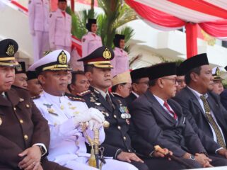Tampak Kapolresta Tanjungpinang Kombes Pol Indra Ranu Dikarta, menghadiri Upacara Detik-Detik Proklamasi dalam rangka memperingati Hari Ulang Tahun (HUT) ke-81 Kemerdekaan Republik Indonesia tingkat Kota Tanjungpinang, Senin (17/8/2026).