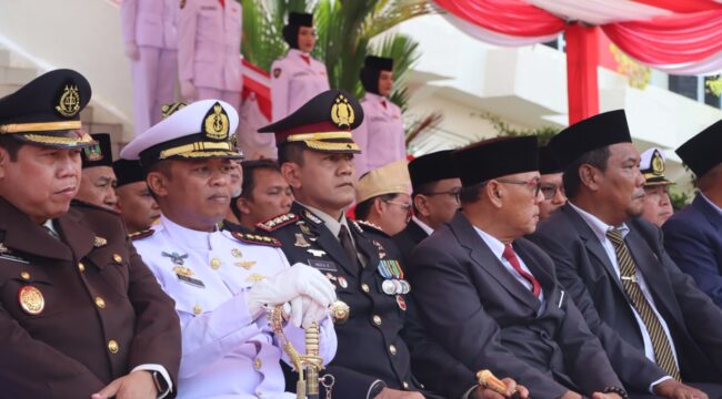 Tampak Kapolresta Tanjungpinang Kombes Pol Indra Ranu Dikarta, menghadiri Upacara Detik-Detik Proklamasi dalam rangka memperingati Hari Ulang Tahun (HUT) ke-81 Kemerdekaan Republik Indonesia tingkat Kota Tanjungpinang, Senin (17/8/2026).