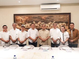 Ketua PWI Lampung Wirahadikusuma bersama jajaran menemui Ahmad Muzani di rumah dinas Ketua MPR RI, Kompleks Widya Chandra, Jakarta. Pertemuan tersebut membahas kesiapan Lampung sebagai tuan rumah HPN dan Porwanas 2027