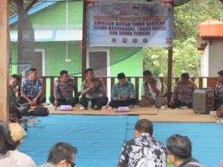 Polsek Bintan Timur bersama jajaran menggelar kegiatan “Basembang Bercerite” bersama tokoh agama (Toga), tokoh masyarakat (Tomas), serta warga Desa Air Glubi, Kecamatan Bintan Pesisir.