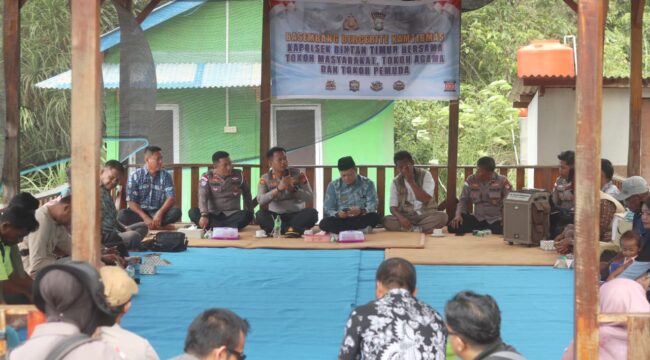 Polsek Bintan Timur bersama jajaran menggelar kegiatan “Basembang Bercerite” bersama tokoh agama (Toga), tokoh masyarakat (Tomas), serta warga Desa Air Glubi, Kecamatan Bintan Pesisir.