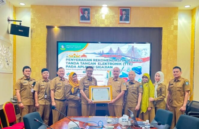 
					Pemprov Kepri Perkuat SPBE, SIGAJIAN Resmi Terintegrasi Tanda Tangan Elektronik, Selasa (04/08)