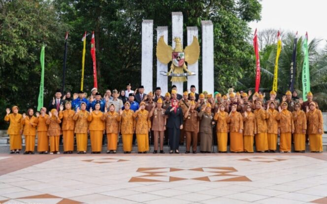 
					Pemerintah Provinsi Kepulauan Riau (Pemprov Kepri) menggelar upacara dan ziarah tabur bunga dalam rangka memperingati Hari Veteran Tingkat Provinsi Kepri Tahun 2026 di Taman Makam Pahlawan (TMP) Pusara Bhakti, Tanjungpinang, Senin (10/8/2026).