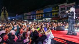 Penampilan artis ibukota pada puncak Perayaan Festival Kopi Merdeka 2026 