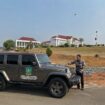 Kendaraan dinas operasional Jeep milik DPMD Dukcapil Provinsi Kepri tercatat tanpa nomor rangka resmi dalam KIB akibat migrasi sistem data.(Ilustrasi by wae)