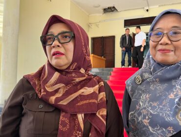 Kiri, Ketua DPRD Bintan, Fiven Sumanti