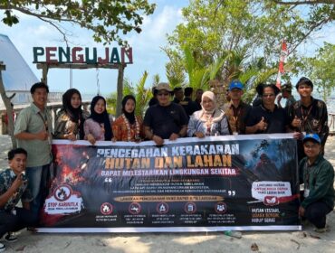 Tim Satgas Citarum bersama mahasiswa Kuliah Kerja Nyata (KKN) Universitas Maritim Raja Ali Haji (UMRAH) Kelompok XVI Desa Pengujan melaksanakan sosialisasi pencegahan kebakaran hutan dan lahan (karhutla) di wilayah Desa Pengujan, Kabupaten Bintan, Senin (31/08)