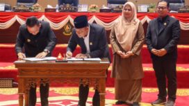 Gubernur Kepulauan Riau (Kepri) H. Ansar Ahmad bersama pimpinan DPRD Provinsi Kepri menandatangani Nota Kesepakatan Perubahan Kebijakan Umum Anggaran (KUA) dan Perubahan Prioritas dan Plafon Anggaran Sementara (PPAS) APBD Tahun Anggaran 2026.