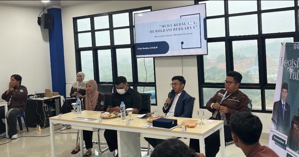 DPM FEBM UMRAH Gelar Seminar Interaktif, Dicky Novalino Bahas Peran Strategis Mahasiswa