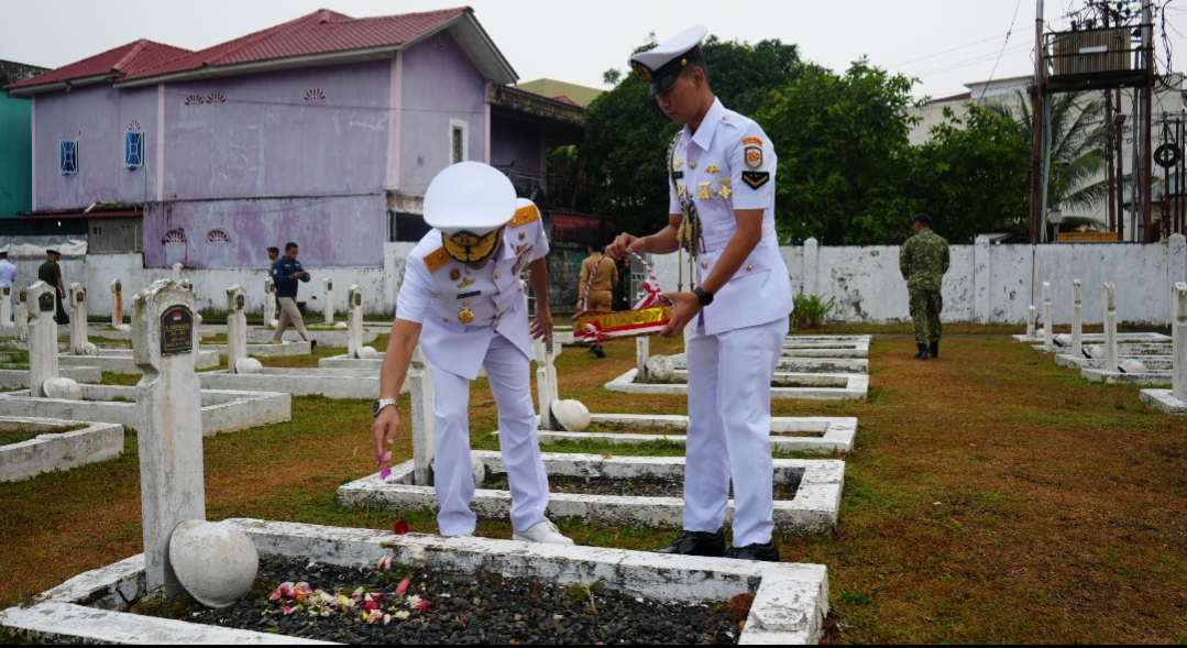 Peringati HUT Ke-81 TNI, Koarmada I Kobarkan Semangat Juang Pahlawan Melalui Ziarah Taman Makam Pahlawan