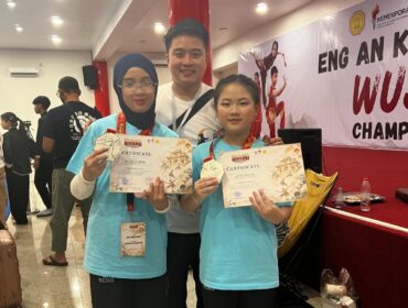 Dua atlet muda asal Tanjungpinang, Chrystal Evelyn Djie dan Emily Olbivia Ferigno, menorehkan prestasi dalam ajang Eng An Kiong Wushu Championship 2026 yang berlangsung di Malang, Jawa Timur, pada 25–27 September 2026.