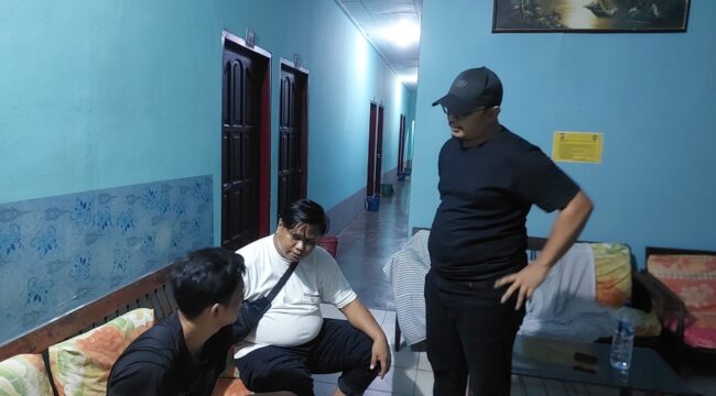 Polsek Bintan Utara mengamankan dua pria yang diduga terlibat dalam pencurian sepeda motor milik mahasiswa Universitas Maritim Raja Ali Haji (UMRAH) yang sedang melaksanakan Kuliah Kerja Nyata (KKN) di Desa Ekang Anculai, Kabupaten Bintan.