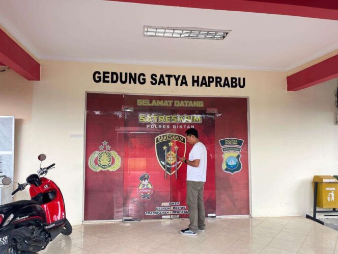 
					Penyidik Tindak Pidana Korupsi (Tipikor) Satreskrim Polres Bintan telah menyerahkan Surat Pemberitahuan Dimulainya Penyidikan (SPDP) kepada Kejaksaan Negeri (Kejari) Bintan terkait kasus dugaan korupsi Anggaran Pendapatan dan Belanja Desa (APBDes) Bintan Buyu, Kabupaten Bintan.