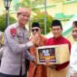 Ziarah ke Pulau Penyengat, Kapolda Kepri Salurkan Bansos dan Ajak Warga Jaga Kamtibmas