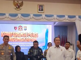 Kabareskrim Komjen Pol Asep Safrudin saat memimpin konferensi Pers penetapan tersangka kasus Blackout Listrik Batam beberapa waktu lalu, Selasa (20/10) F-Istimewa 