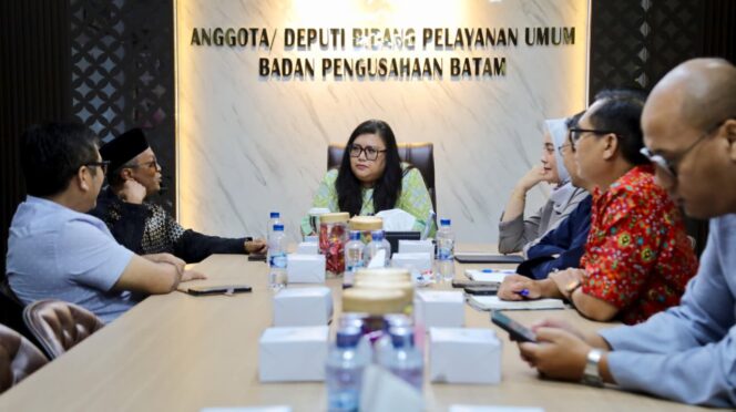 
					Persatuan Wartawan Indonesia (PWI) Provinsi Kepulauan Riau berkolaborasi dengan Polda Kepri dan Badan Pengusahaan (BP) Batam menyelenggarakan Focus Group Discussion (FGD) bertajuk “Merawat Kebutuhan Dasar Warga Batam: Air Bersih”. Kegiatan ini dijadwalkan berlangsung pada Selasa, 11 November 2026.