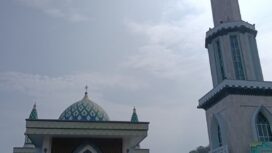 Masjid Agung Al Hikmah yang dikenal secara historis sebagai Masjid Keling telah berdiri sejak tahun 1834