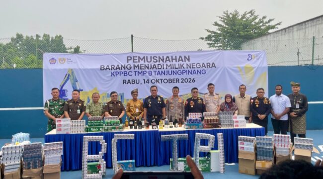 Bea Cukai Tanjungpinang memusnahkan Barang yang Menjadi Milik Negara (BMMN) hasil penindakan selama periode 2025–2026 dengan nilai mencapai Rp4,3 miliar, Rabu (14/10) F-Suaib